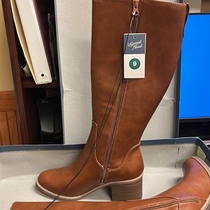 Universal Thread Tatiana boots size 9